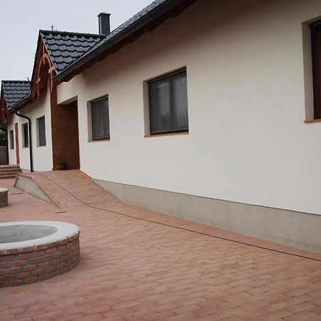 Hanság Vendégház Kapuvár Exterior foto